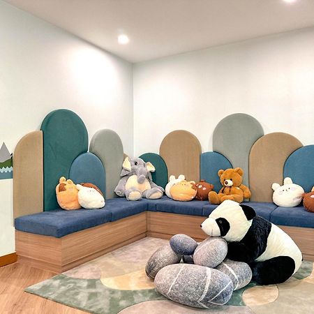 The Westin Langkawi Resort&Spa Kuah Exterior foto The waiting room at the hospital