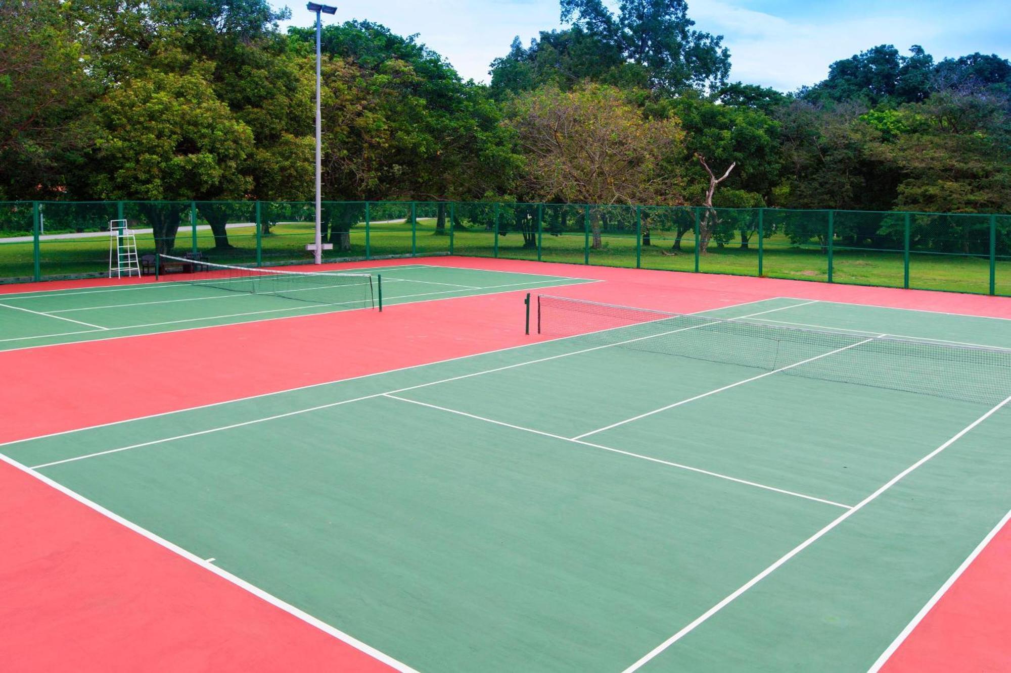 The Westin Langkawi Resort&Spa Kuah Exterior foto Tennis Courts