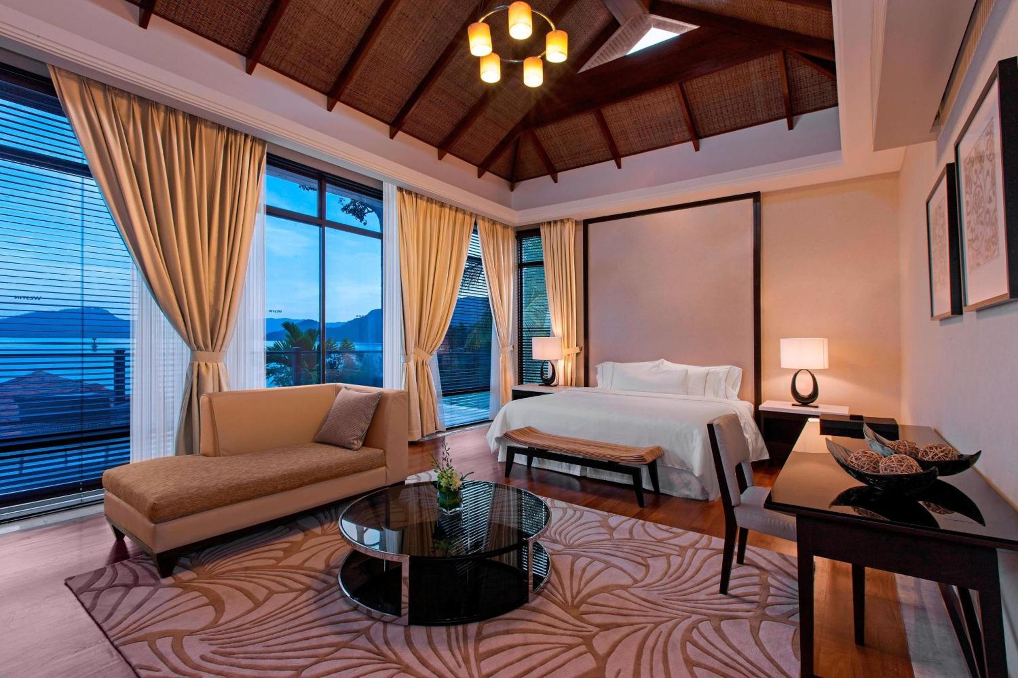 The Westin Langkawi Resort&Spa Kuah Exterior foto A bedroom at the Shangri-La Tanjung Rhu Resort