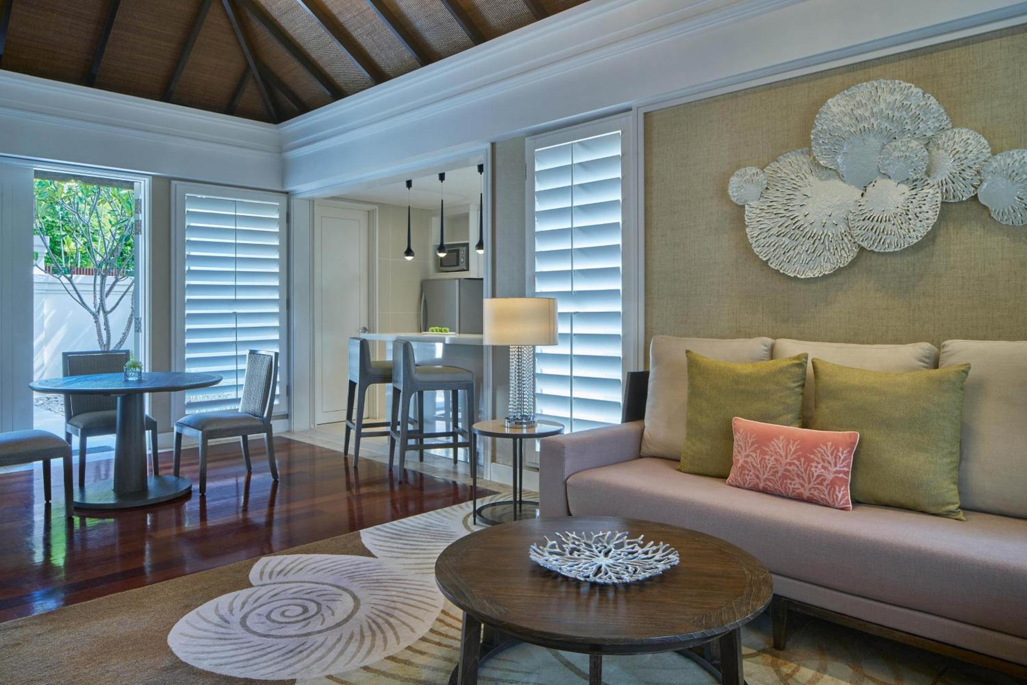 The Westin Langkawi Resort&Spa Kuah Exterior foto Living room of a suite