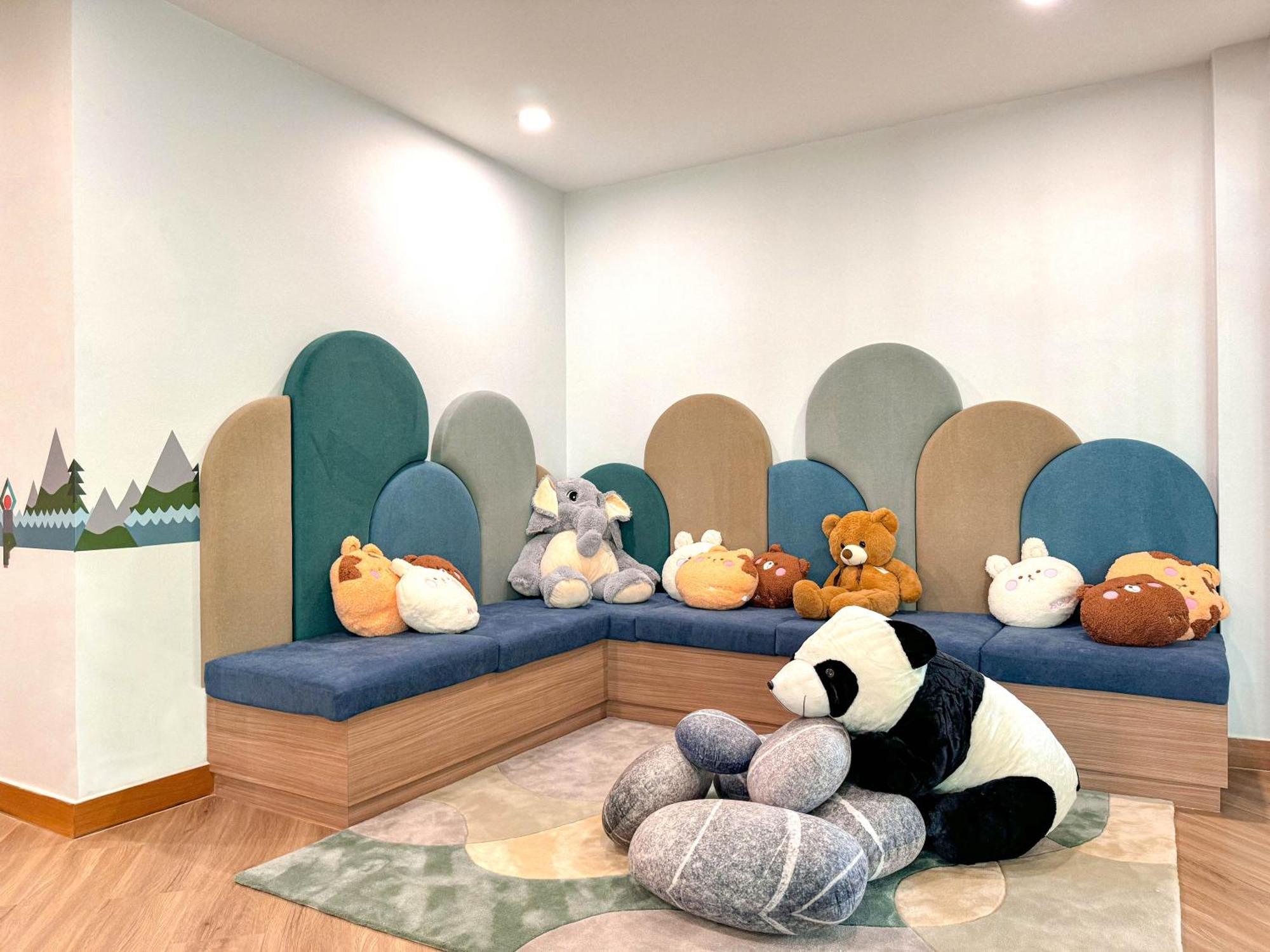 The Westin Langkawi Resort&Spa Kuah Exterior foto The waiting room at the hospital
