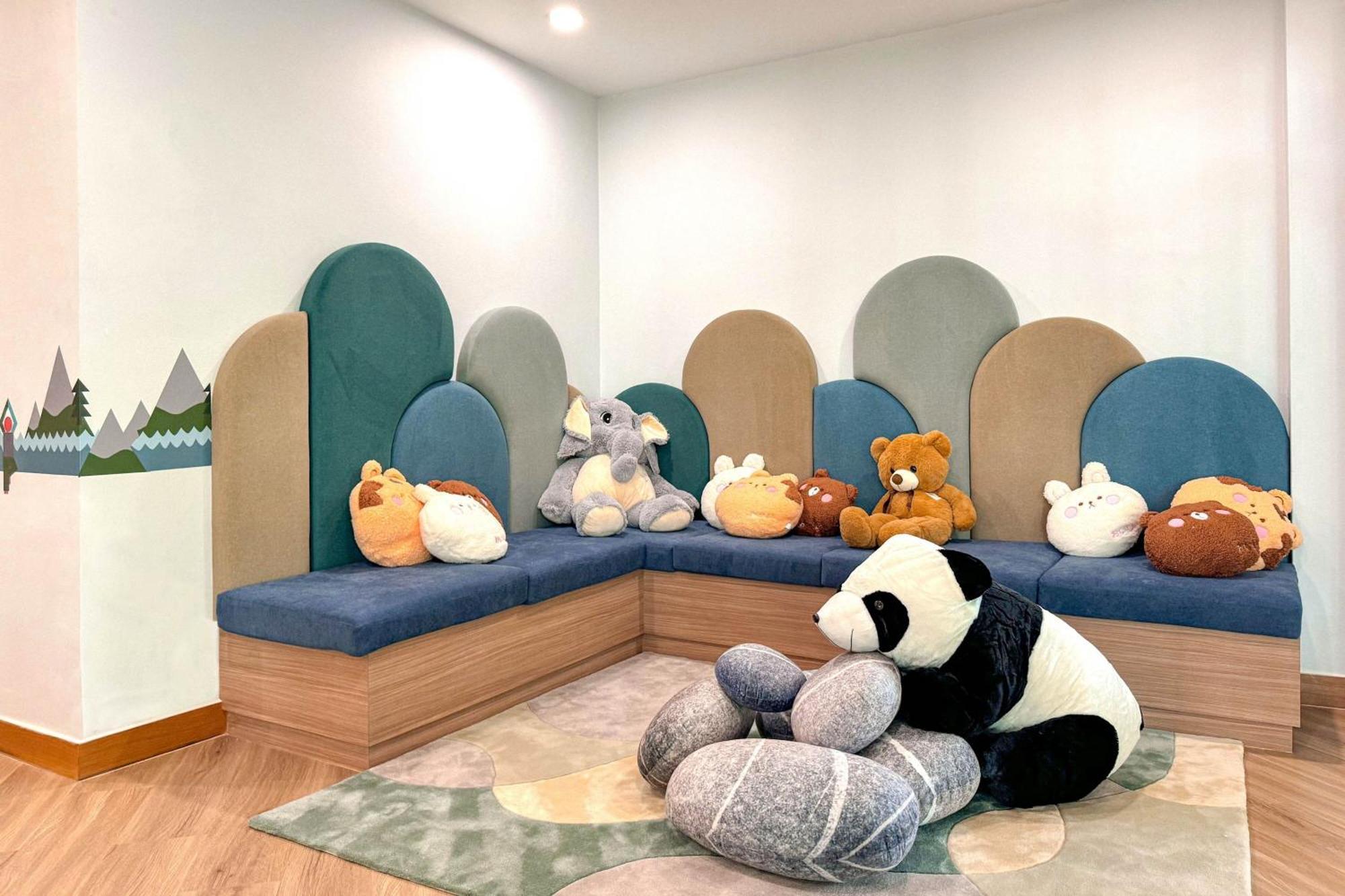 The Westin Langkawi Resort&Spa Kuah Exterior foto The waiting room at the hospital