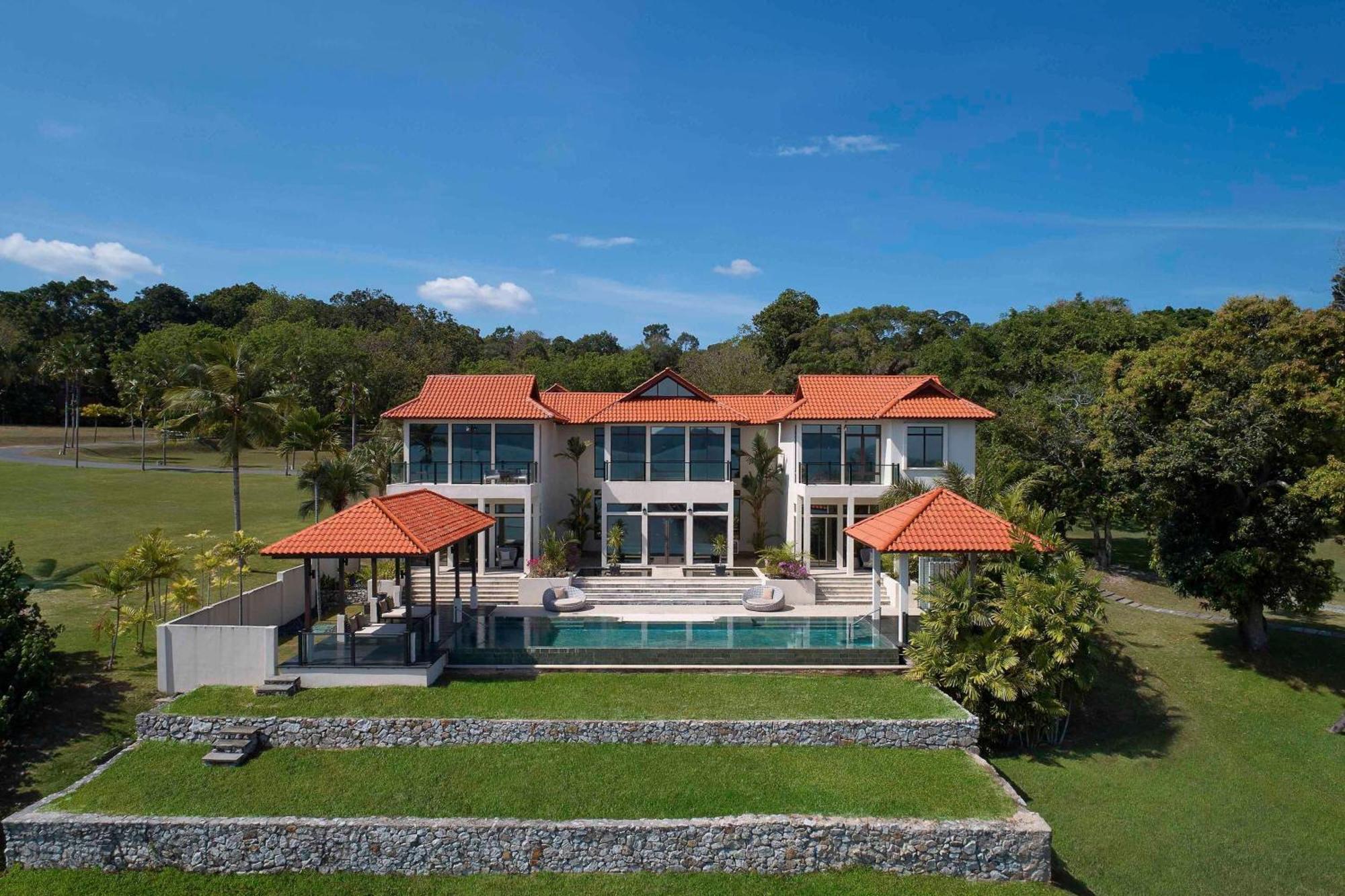 The Westin Langkawi Resort&Spa Kuah Exterior foto A villa at the Banyan Tree Phuket